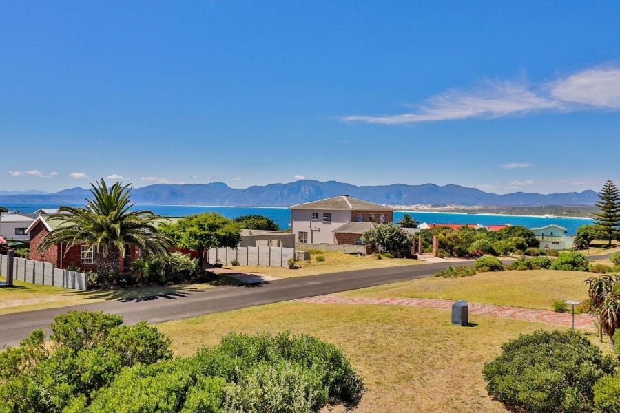 6 Bedroom Property for Sale in De Kelders Western Cape